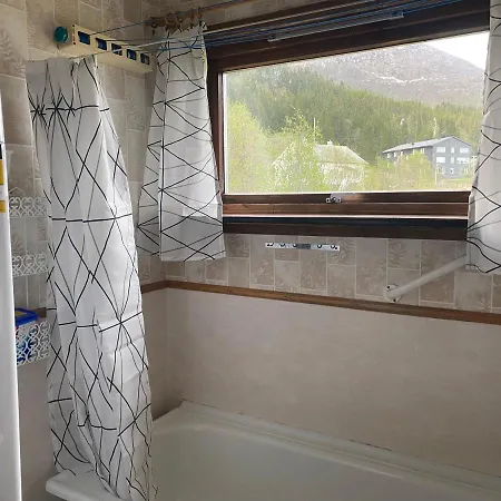 Koselig Hus Med Parkeringsplass