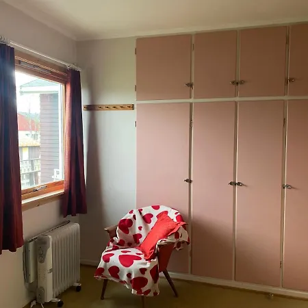 Koselig Hus Med Parkeringsplass